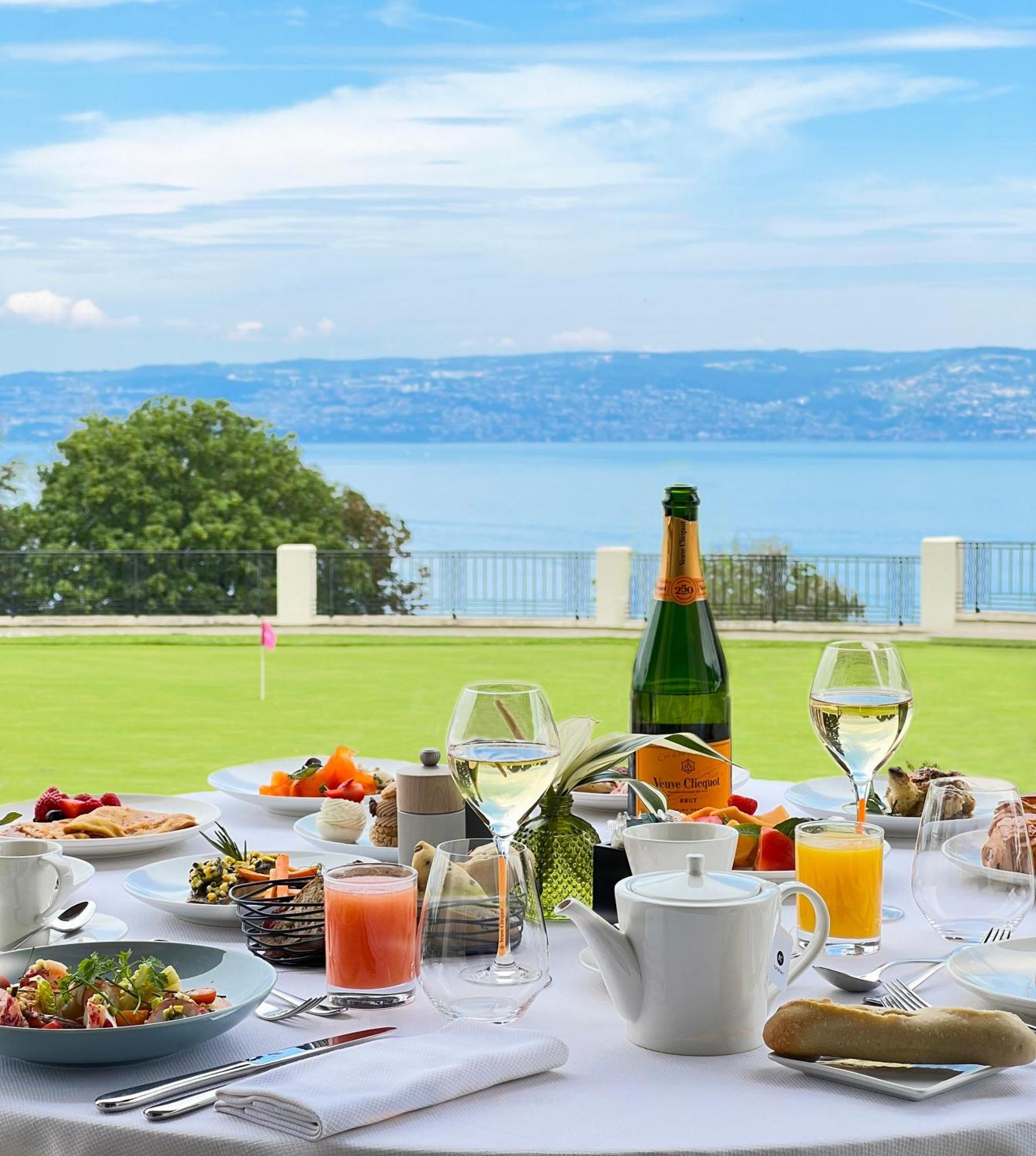 Hôtel Royal Évian-les-Bains Buitenkant foto